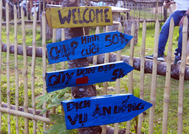 Đến đây, bạn được chụp ảnh hoàn toàn miễn phí , nhưng nhiều người vẫn vui vẻ bỏ vào hòm 5.000 đồng để góp vào phí sửa chữa và duy trì trang trại.