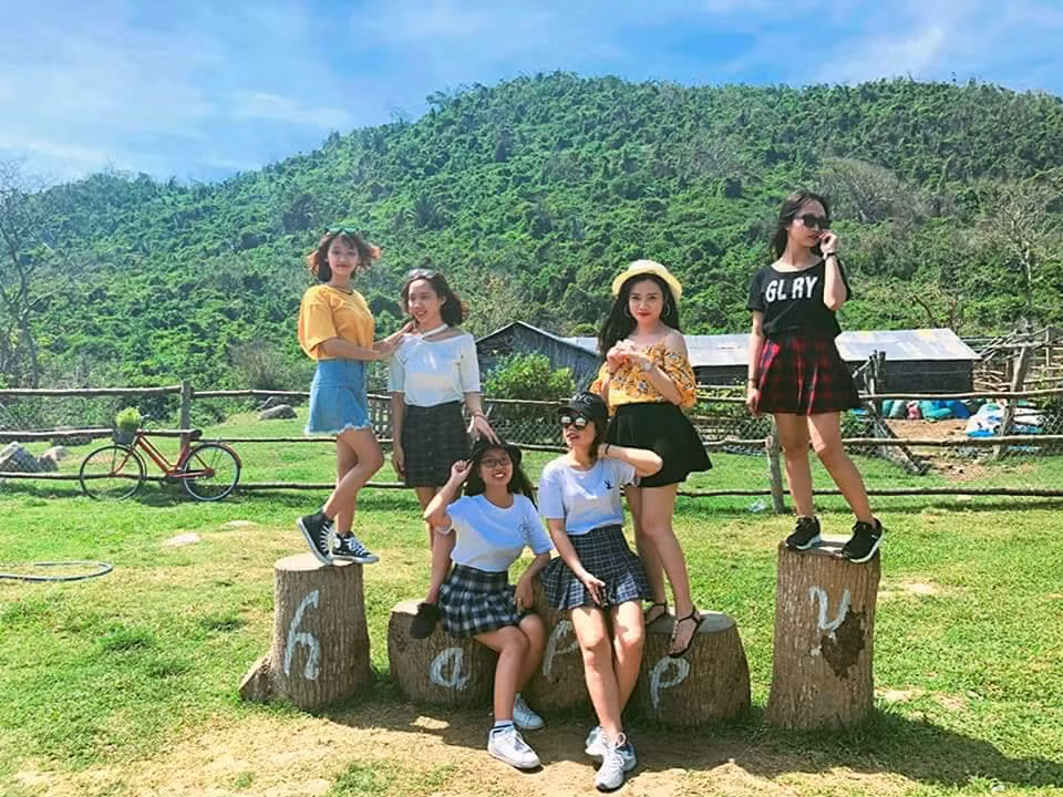 Trang trại trở thành điểm hẹn yêu thích của nhiều nhóm bạn trẻ thích khám phá.