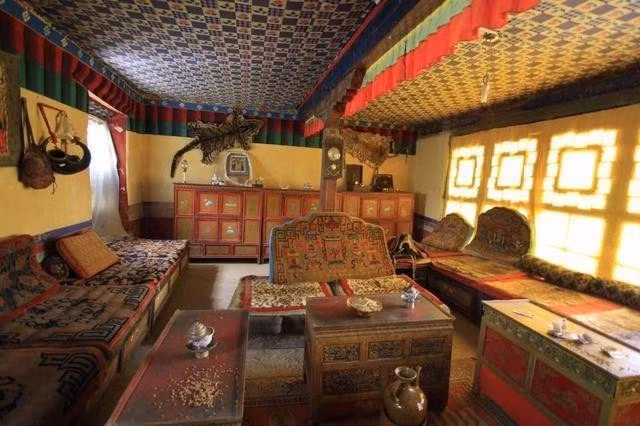 Năm 1937 khi chiến tranh với Anh quốc kết thúc, khu Para được xây dựng lại bên bờ sông phía tây nam Giang Tư, nay là làng Ban Giác Luân Bố, cách Giang Tư 4km.