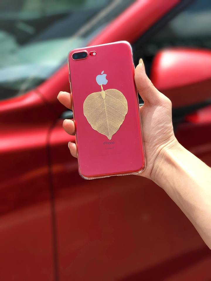 Một số bạn dùng để ốp điện thoại. Ảnh: FB Giang Hoàng Trường.