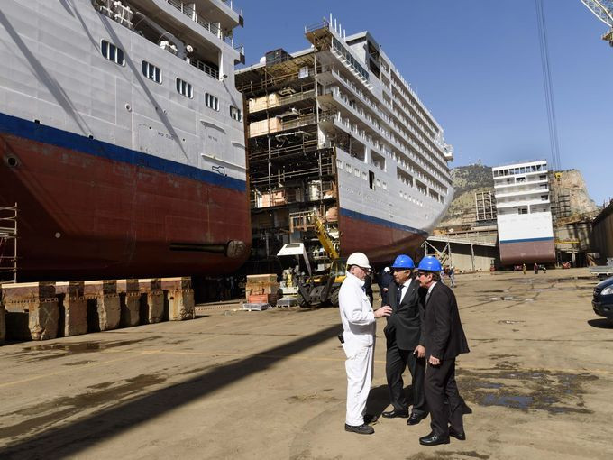 Theo dự kiến, du thuyền sẽ hoàn thành trong 450.000 giờ với sự góp mặt của 500 công nhân lành nghề.