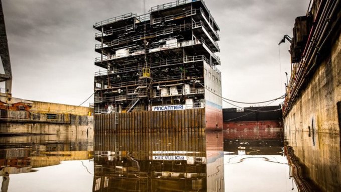 Phần nối giúp cho du thuyền có thêm 34 buồng nghỉ và phần không gian đủ rộng cho khoảng 8 nhà hàng cùng một spa.