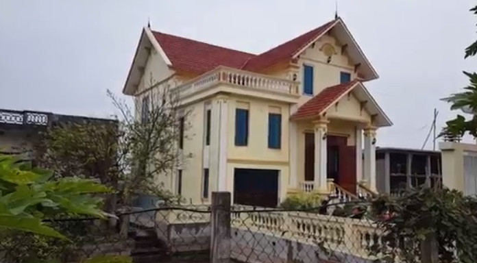 Biệt thự 2 tầng 900 triệu đẹp như mơ. Ảnh: Youtube.