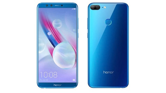 Honor 9 Lite (4.29 triệu đồng): Đây chính là phiên bản rút gọn của chiếc Honor 9 cận cao cấp, nhưng máy vẫn được duy trì nhiều tính năng ấn tượng bao gồm: Thiết kế khung kim loại với hai mặt kính cong 2.5D, màn hình tràn viền và có bốn tùy chọn màu sắc gồm xanh dương, xám, đen và trắng.