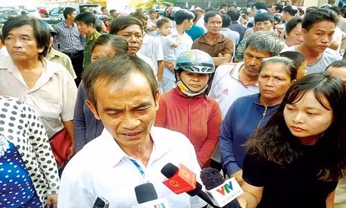 Ông Huỳnh Văn Nén trả lời báo chí sau khi được minh oan