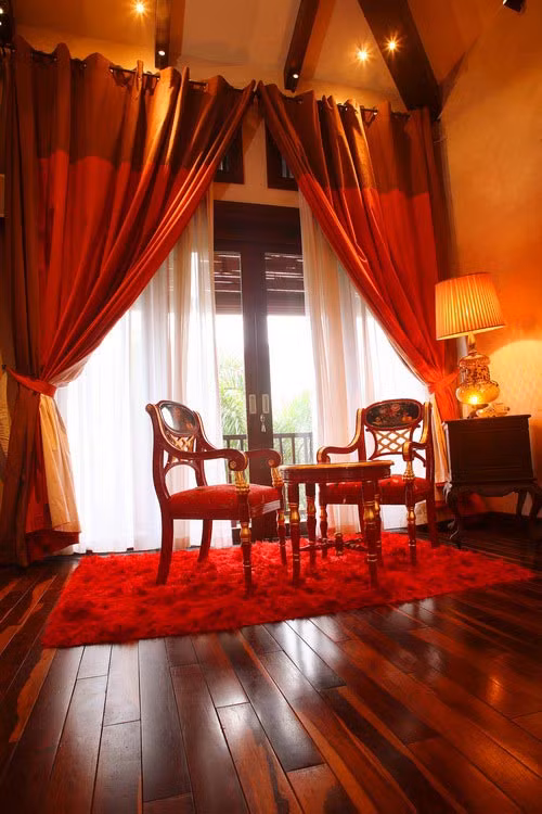 Đồ nội thất mang phong cách cổ điển, được lựa chọn tỉ mỉ. Ảnh: Người đưa tin.