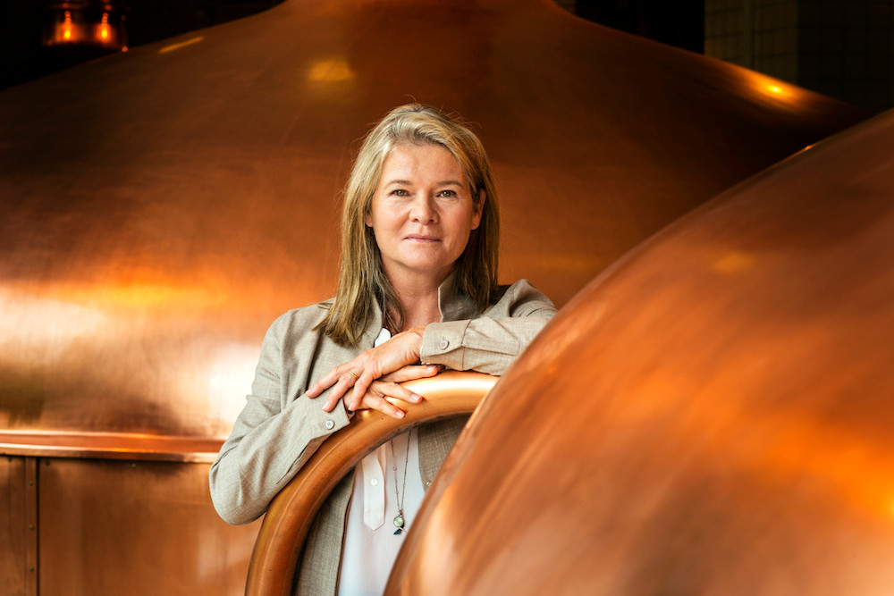 Charlene de Carvalho-Heineken lọt top những người phụ nữ giàu nhất thế giới sau khi sở hữu 23% cổ phần của "gã khổng lồ" Heineken từ cha bà, ông Freddy Heineken để lại từ năm 2002. Ảnh: Fortune.