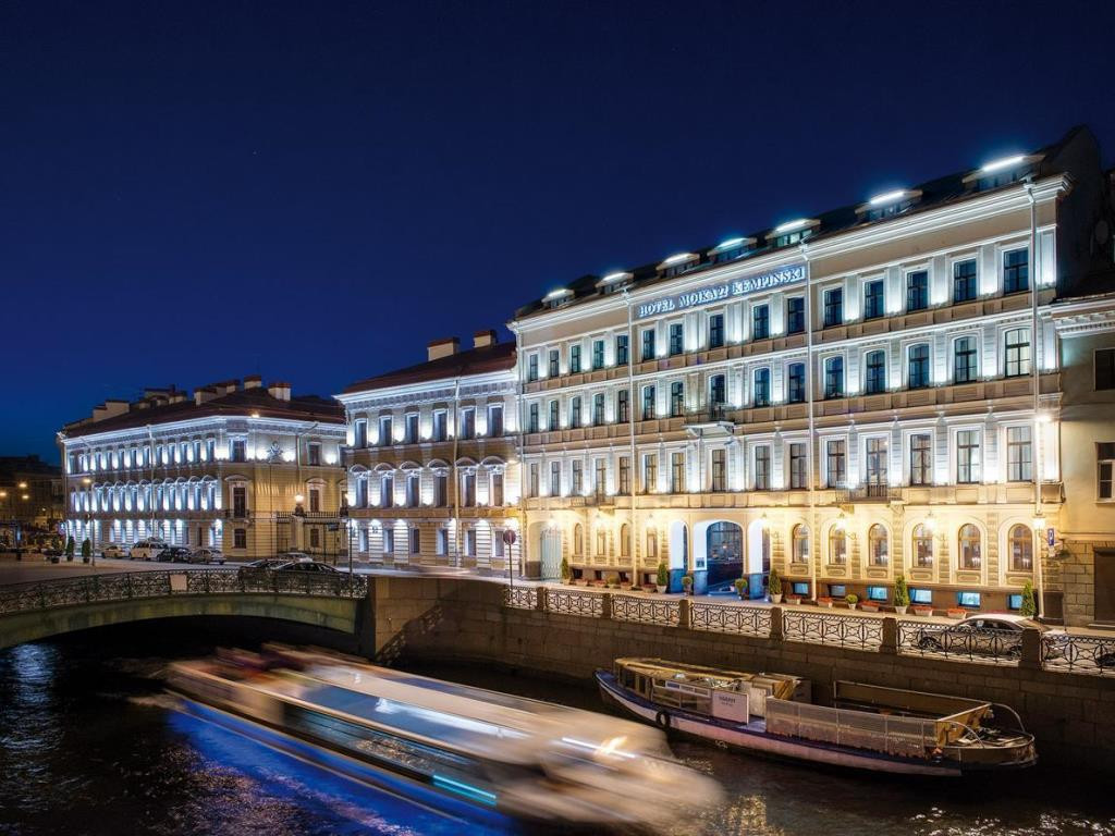 Một trong những khách sạn sang trọng nhất ở St Petersburg phải kể đến là Kempinski Hotel Moika 22. Tất cả các phòng trong khách sạn đều được trang bị nội thất hiện đại của thế kỷ 21. Ảnh: Agoda.