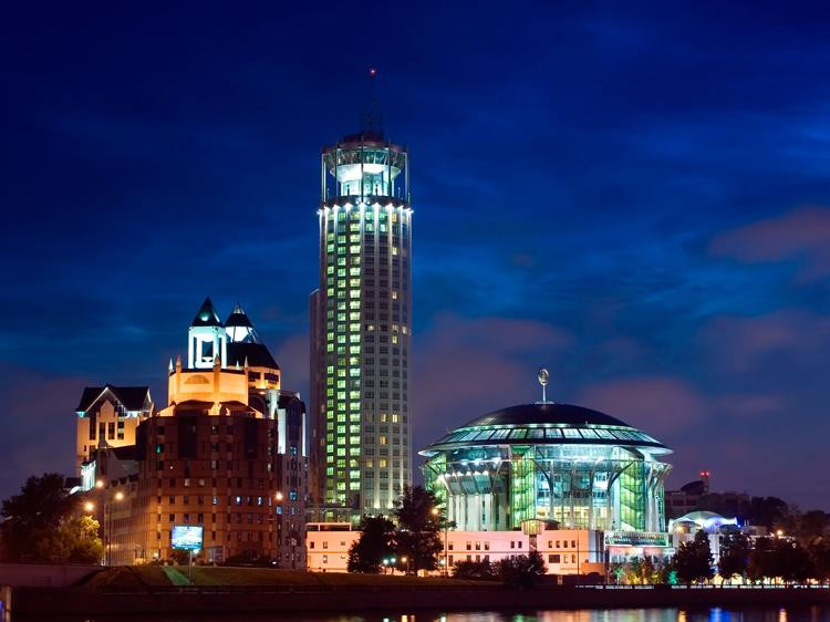 Là khách sạn 5 sao từng đạt giải thưởng, Swissotel Krasnye Holmy tọa lạc tại vị trí trung tâm trong khu vực cao cấp của thành phố Moscow, gần điện Kremlin cũng như Quảng trường Đỏ. Ảnh: Litpa.