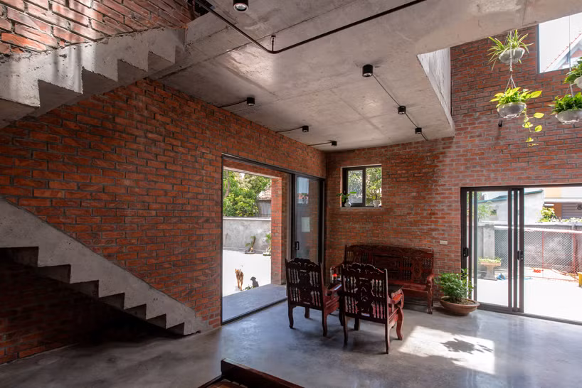 Tất cả đều làm bằng bằng bê tông cốt thép với chi phí 150 triệu đồng.