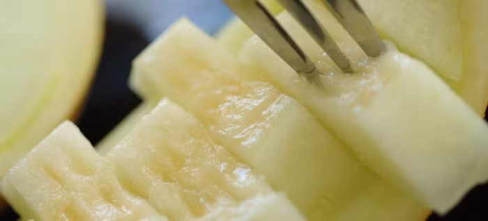 Dưa lê có mùi thơm ngọt ngào và vị ngọt đậm đặc biệt nhờ lượng đường cao. Ảnh: Rakuten.