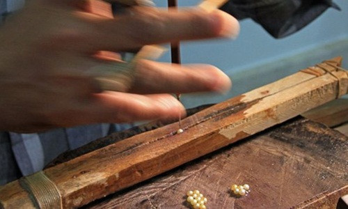 Tuy nhiên, ngày nay với những kỹ nghệ nuôi cấy tinh vi, họ không dễ để phân biệt. Ảnh: BBC.