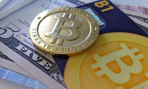Sau những pha giảm mạnh, Bitcoin đã hồi phục về gần mốc 12.000 USD. Ảnh: CNBC.