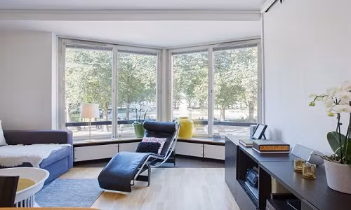 Căn hộ nhỏ thoáng sáng hơn nhờ thiết kế mở.