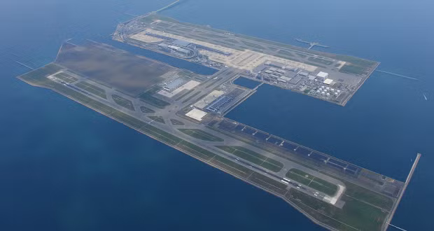 Sân bay Kansai nằm trên hòn đảo nhân tạo ở Vịnh Osaka và cách ga Osaka khoảng 38 km về phía đông nam. Ảnh: Dfni.