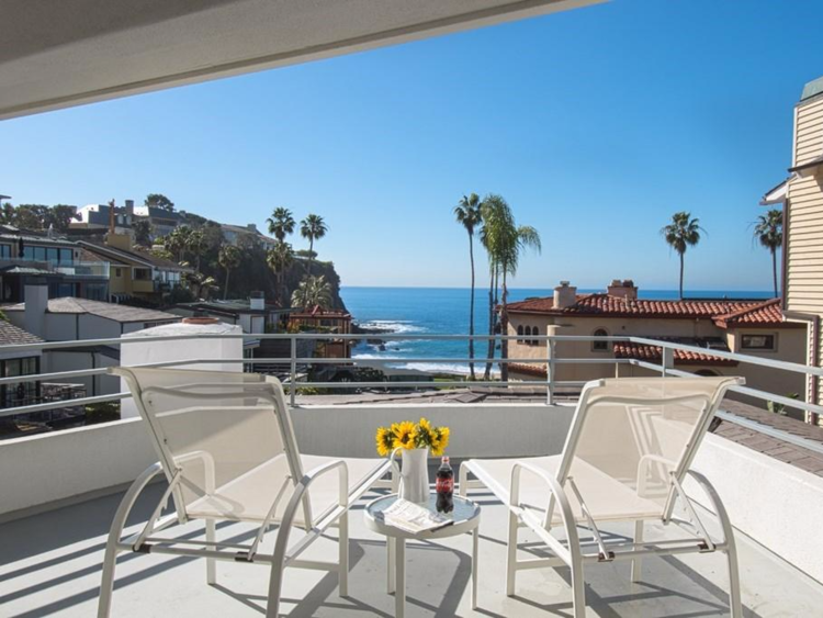 Ngôi nhà rộng hơn 300 mét vuông với 6 phòng ngủ, 7 phòng tắm.