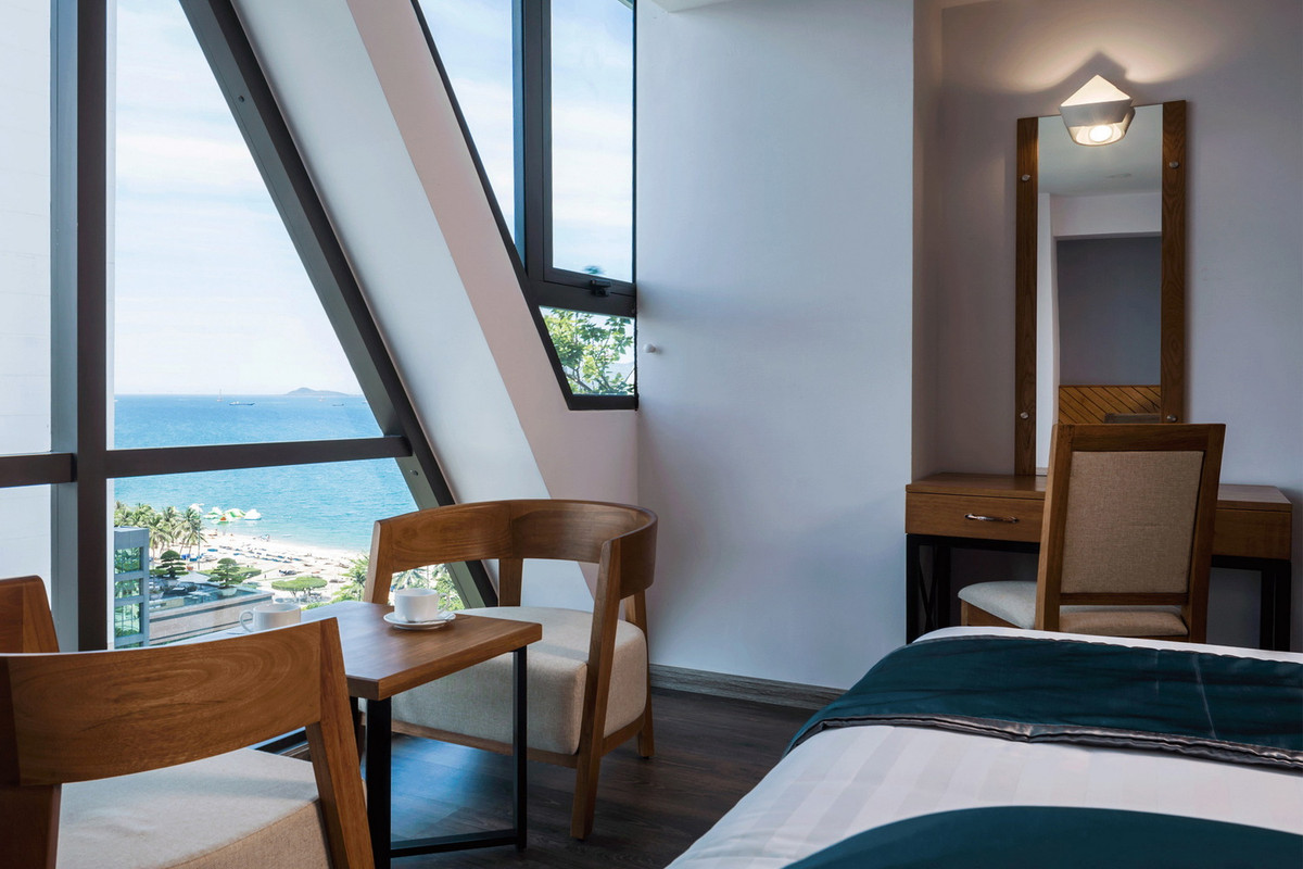 Tất cả các phòng đều đón ánh sáng trực tiếp nên hạn chế tối đa việc sử dụng điện…