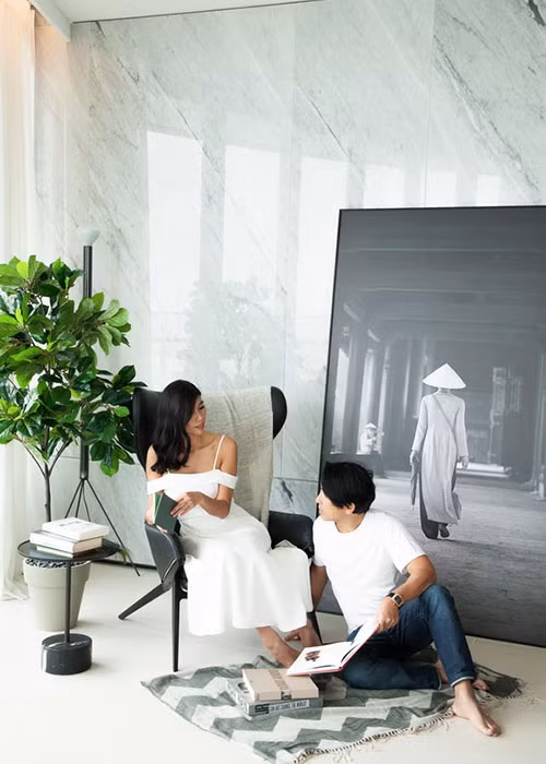 Hiện tại, ngoài thời gian dành cho gia đình - thi thoảng Trang Lạ xuất hiện trong những bộ ảnh thời trang và nhận lời mời trình diễn cho các nhà thiết kế thân thiết.