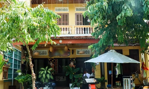 Can canh ngoi nha tren pho co Hoi An cua Hoa hau Tran Tieu Vy