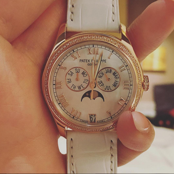 Đồng hồ hiệu Patek Philippe có giá 65.000 USD (khoảng 1,4 tỷ đồng). Ảnh: Vietnamnet.