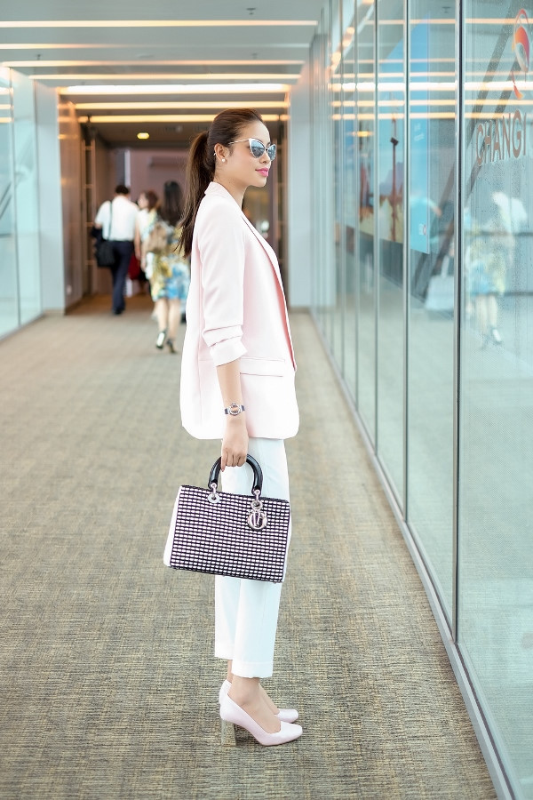 Túi xách Lady Dior bản lớn khoảng 110 triệu đồng. Ảnh: Zing.