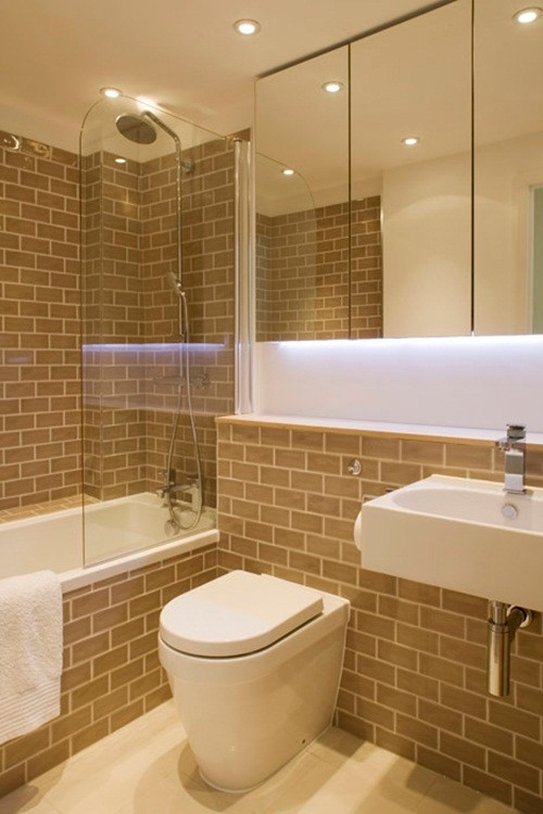 Tủ quần áo đồng thời là vách ngăn.