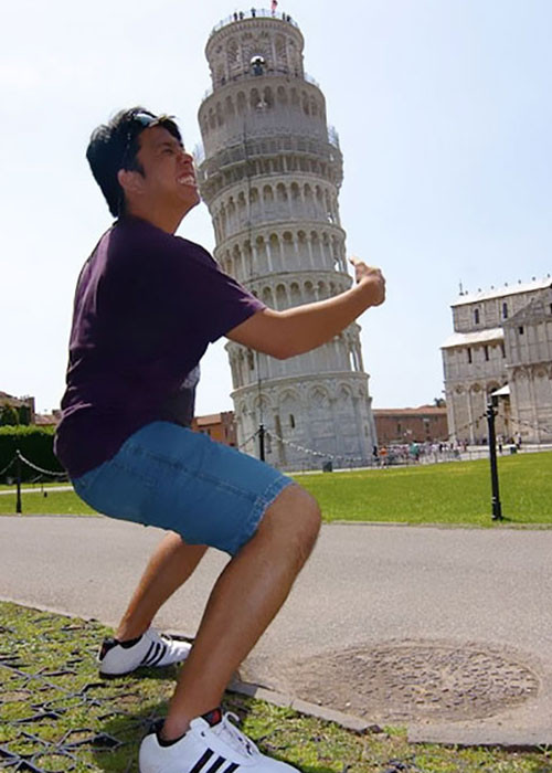 Cố hết sức rồi mà vẫn không thể ngã được.