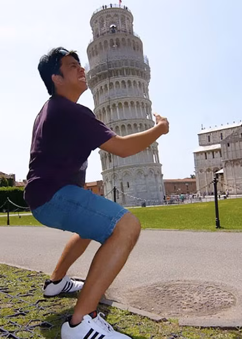 Cố hết sức rồi mà vẫn không thể ngã được.