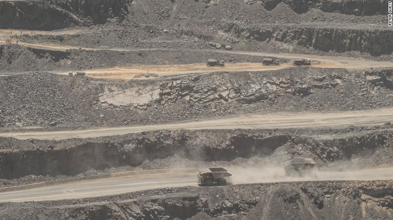 Jwaneng là một mỏ kim cương lộ thiên, mở cửa từ năm 1982.