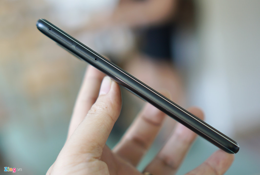 Nokia 3.1 được bán với giá 3,39 triệu cho bản RAM 2 GB, dung lượng 16 GB và 3,99 triệu bản RAM 3 GB, dung lượng 32 GB. Những thông số đáng chú ý khác của máy là chip MediaTek 6750, hệ điều hành Android One với thời gian hứa hẹn nâng cấp phần mềm là 2 năm.