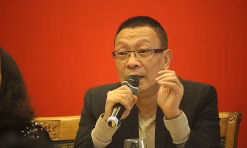 Nhà báo Lại Văn Sâm khen ngợi Phan Đăng đã có bước khởi đầu tốt với vai trò MC chương trình "Ai là triệu phú". Nhà báo Lại Văn Sâm khen ngợi Phan Đăng đã có bước khởi đầu tốt với vai trò MC chương trình "Ai là triệu phú".