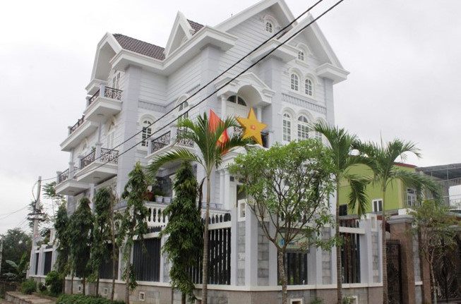 Bắt đầu từ năm 2000, các nhà tầng, biệt thự mọc ngày càng nhiều. Chỉ trong một thời gian ngắn, Diễn Tháp mang một bộ mặt hoàn toàn mới. Ảnh: Zing.