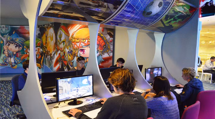 Changi còn có cả một khu video game hiện đại miễn phí cho hành khách. Ảnh: Avia.