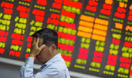 Ngày 9/11/2008, Chính phủ Trung Quốc công bố gói giải pháp kinh tế trị giá 586 tỷ USD nhằm ngăn chặn tác động của khủng hoảng tài chính. Ảnh: Daily Express.