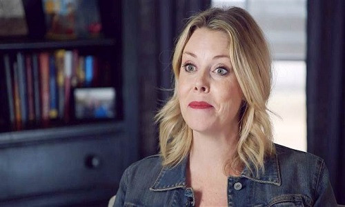 Co giao My cong bo luong tren Facebook khien cong dong rung dong