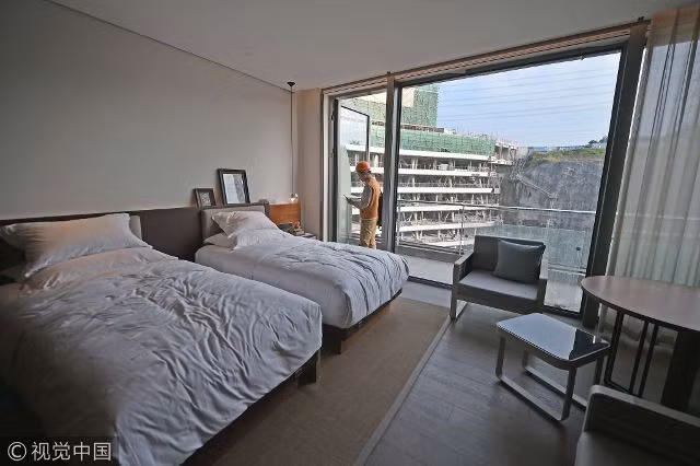 Một điểm đặc biệt của khách sạn là sẽ sử dụng năng lượng mặt trời và địa nhiệt cho các hoạt động hàng ngày. Ảnh: Chinanews.