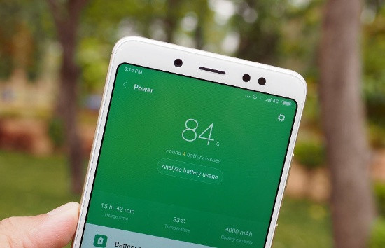 Thiết bị được Xiaomi trang bị màn hình 5,99 inch độ phân giải Full HD+ (1080 x 2160 pixel) và sử dụng tỷ lệ 18:9 tiêu chuẩn trên các loại smartphone màn hình tràn viền hiện nay.