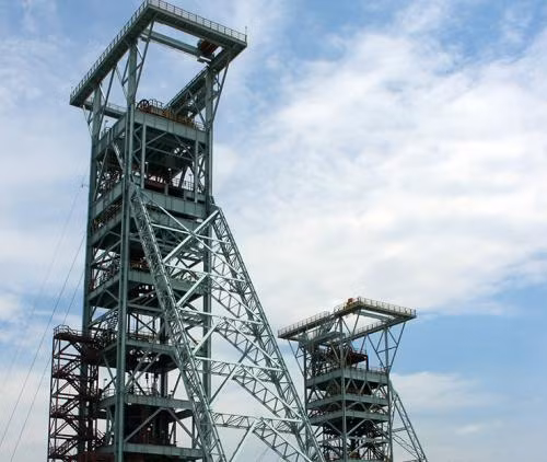 Trục sản xuất phục vụ hoạt động khai thác ngầm tại mỏ Venetia. Ảnh: Limpopomirror.