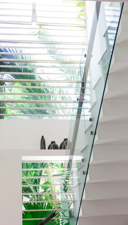 Để tạo ra không gian thoáng đãng, kiến trúc sư chọn giải pháp xen lẫn thông tầng.