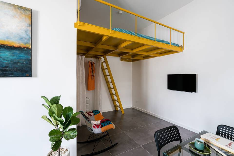 Gác xép là không gian nghỉ ngơi đồng thời giúp người dùng tận dụng được khoảng trống để chứa đồ và thêm góc sinh hoạt. Ảnh: Quangdam.