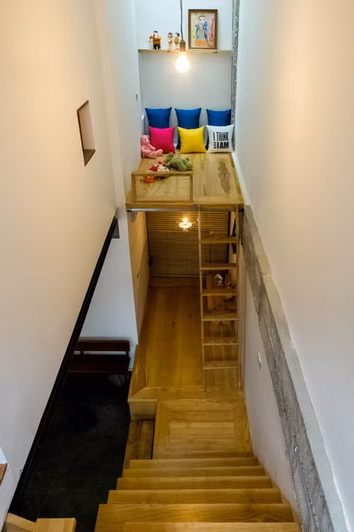 Không gian riêng tư bố trí trên tầng 2. Ảnh: Archdaily.