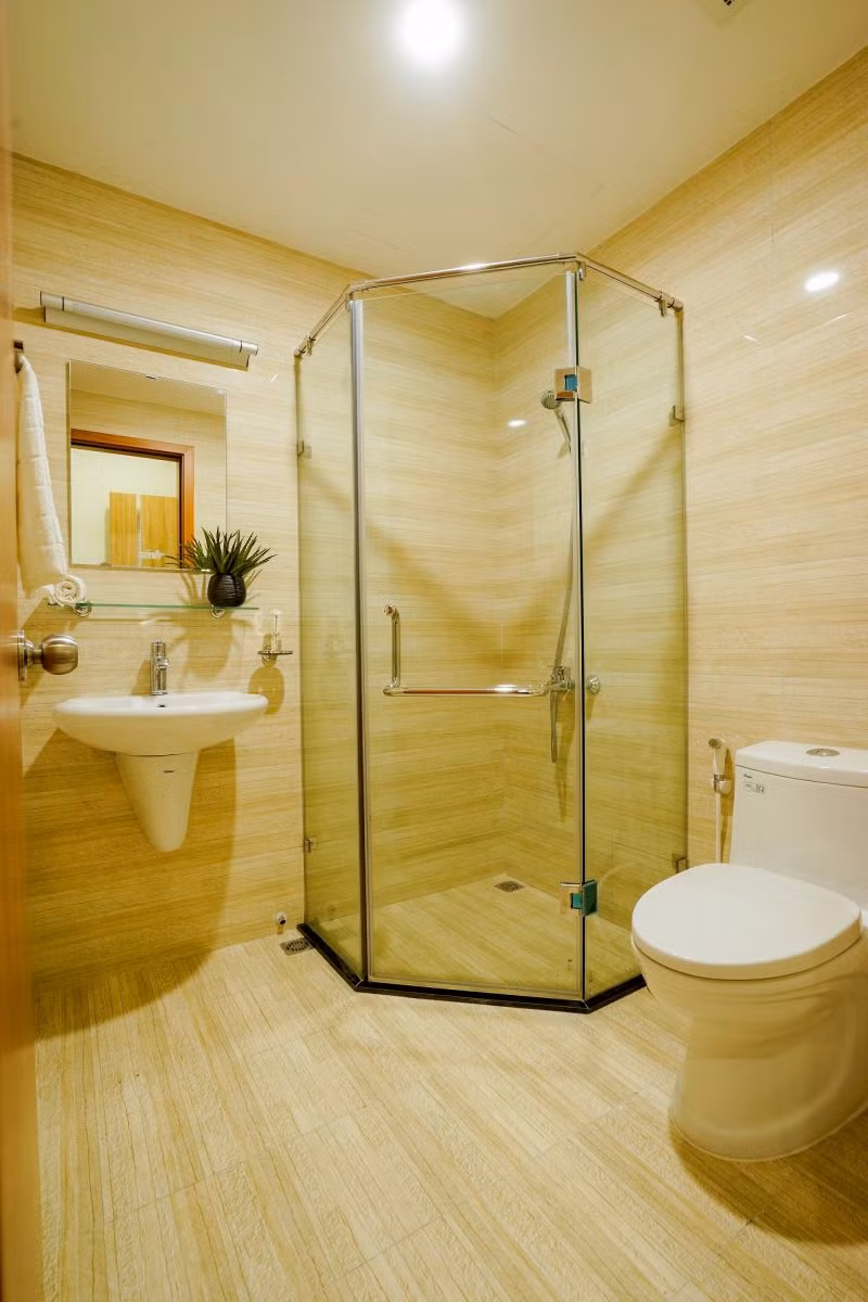 Phòng tắm thiết kế hiện đại. Ảnh: Kpark.