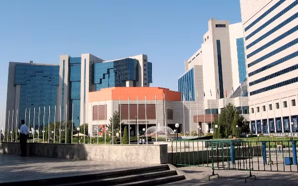 International Hotel Tashkent cũng là khách sạn 5 sao đầu tiên ở Uzbekistan. Ảnh: Fergana News Agency.