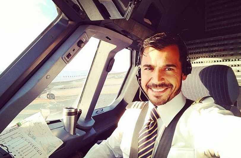 Phi công và tiếp viên hàng không TAP đều thích chụp ảnh và selfie cùng nhau.