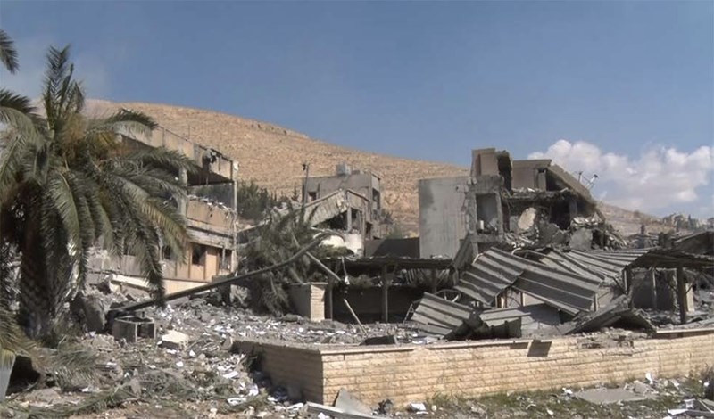 Thiệt hại vật chất ở khu vực gần Homs.