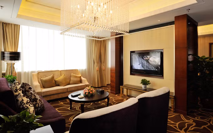 Các phòng đều có khu vực tiếp khách lớn. Ảnh: Ctrip.