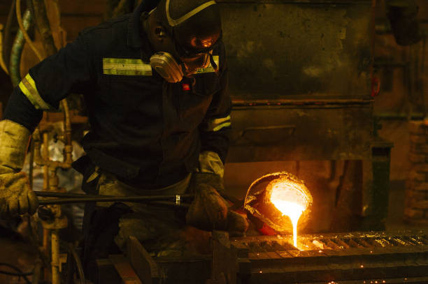 Sau đó, vàng được tinh chế thành vàng tinh khiết 99%. Ảnh: Getty Images.