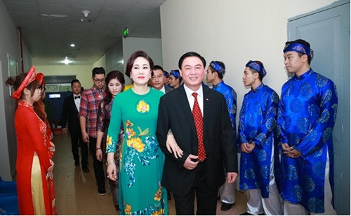 Ngô Thanh Thanh Tú là con gái thứ 2 trong 1 gia đình công chức. Bố mẹ Thanh Tú đều là viên chức của Bộ Ngoại giao. Ảnh: Vietnamnet.