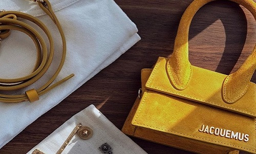 Dù nhỏ nhưng chiếc túi này có giá không hề rẻ (430$ khoảng gần 10 triệu đồng).