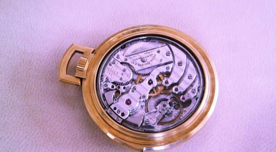 Mỗi năm, Patek Philippe chỉ sản xuất 50.000 chiếc đồng hồ, ít hơn 14 lần so với đối thủ Rolex.
